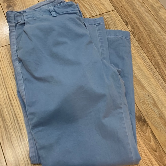 BOGO-GAP Chinos - Picture 2 of 5
